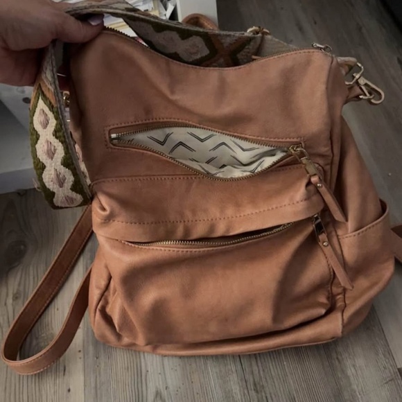 Purses - Picture 2 of 4